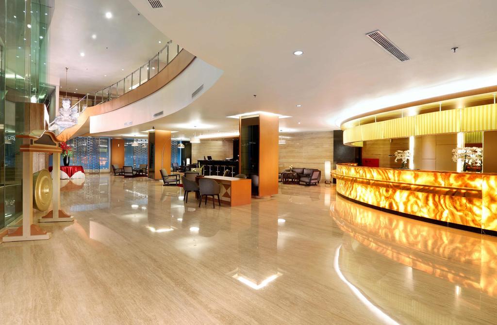Golden City Hotel And Convention Center - Chse Certified Semarang Exterior photo